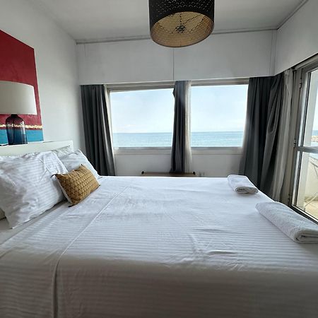 2Br Seafront Apt In City Center With Community Pool Larnaca Dış mekan fotoğraf