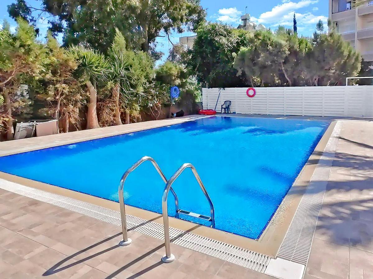 2Br Seafront Apt In City Center With Community Pool Larnaca Dış mekan fotoğraf